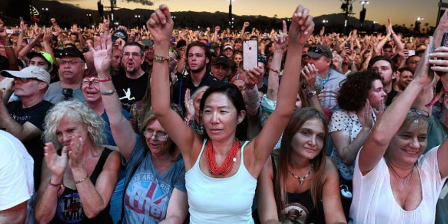 see_me_eileen's tweet image. Me, in the moment, feeling the #PowerAndVolume with my HEROES, @TheWho.
#TheGreatestRocknRollBandInTheWorld
@DesertTripIndio 
#nothyperbole