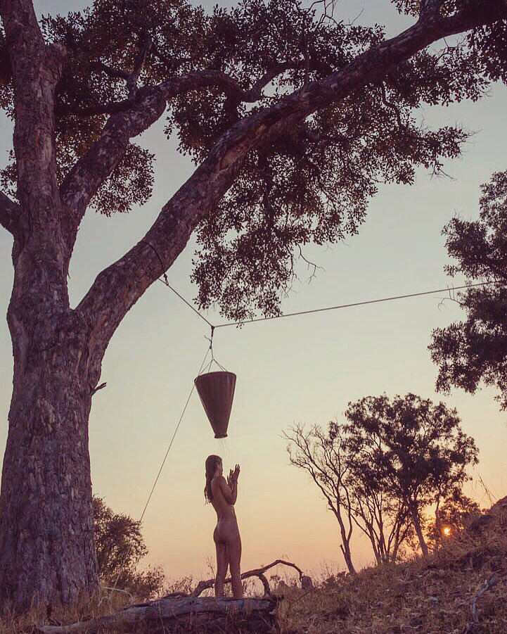 showering in the African bush! #botswana #safari #travel bushboundgirl.com/showering-unde…