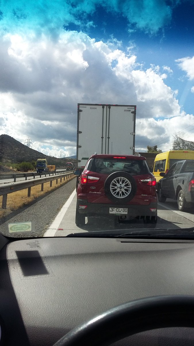 ___Dj_Axel___'s tweet photo. @Autop_Aconcagua trafico detenido por accidente frente  a las thermas internacionales  km 48 direccion norte https://t.co/JRFA6yIFFd