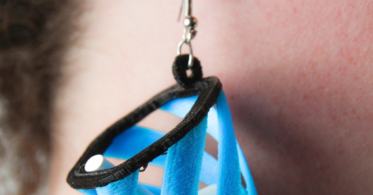 DigitalTrends's tweet photo. 3D-printed earrings will catch your wireless @Apple #AirPods if and when they fall out https://t.co/XYj2FUsByL https://t.co/EAIw08LHpx