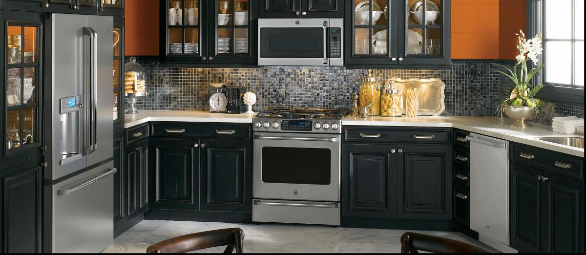 Modern kitchen know how to use black to show off. cb1.so/a/4to59s