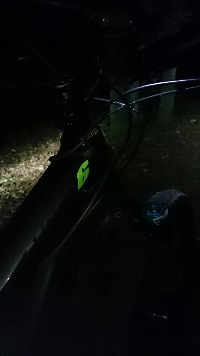 ukbikeskills's tweet photo. Out on the @PivotUK mach 6 demo bike.  Need a small @ContourCycles rides nice https://t.co/sSY6YW9CCV