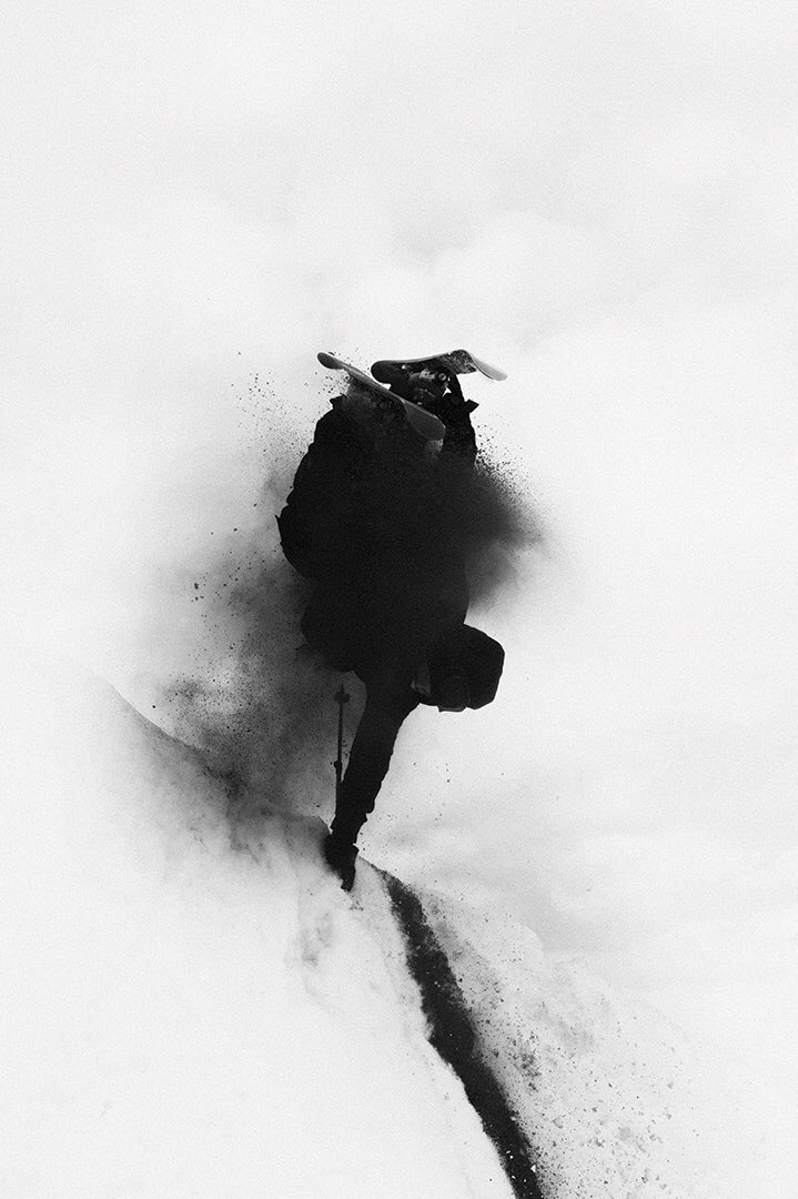 Honored to be featured in the new issue of <a href="/Freeskier/">FREESKIER magazine</a> 🙅‍♂️
My ITW is now online freeskier.com/stories/q-and-…
📷: <a href="/sebanex/">Sébastien Anex</a>