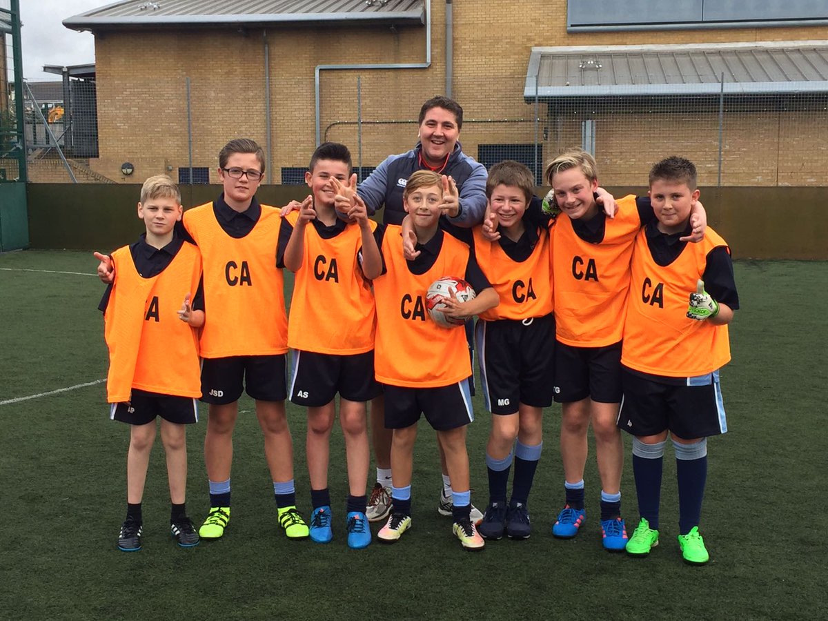 JWSCatherine's tweet photo. Well done to the year 7, 8 and 9 house footballers this morning!! Great committment shown from all players #JWSHouseSystem https://t.co/5ZAOTuKkVN