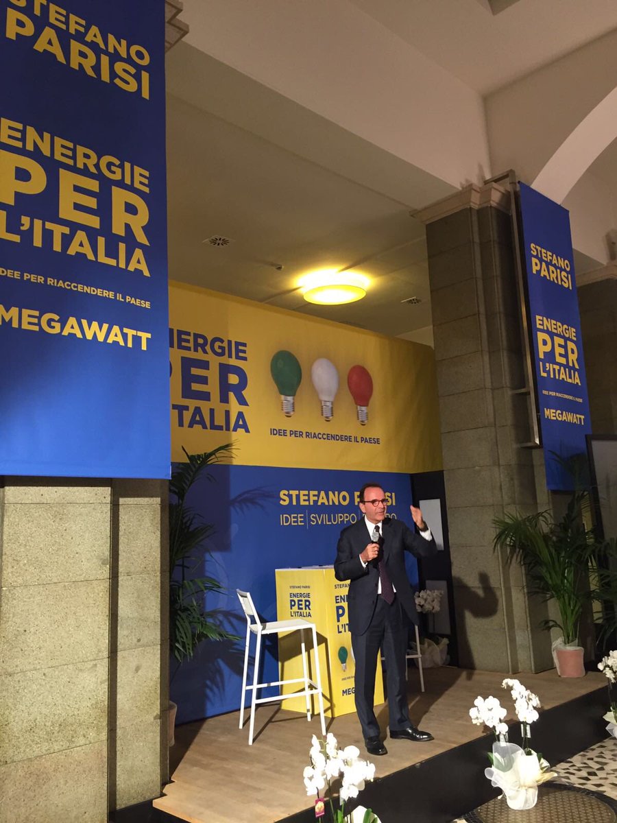 s_parisi's tweet photo. Grazie #Brescia per la magnifica accoglienza! #Megawatt https://t.co/Omu7AzbZmj