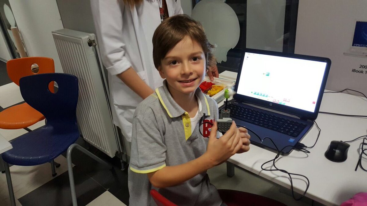 BahcesehirOrdu's tweet image. Avrupa Kodlama Haftası Robotik ve Kodlama dersinde 2/A sınıfı.#codeweekeu #europecodeweek #kodlamasaati #hourofcode #codeEU