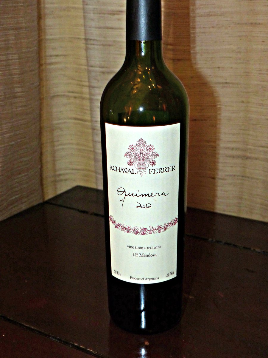 WineAlong101's tweet photo. #AchavalFerrer #Malbec #wines are spectacular, #singlevineyard #fincas incredible with #steak #MalbecMeatUp https://t.co/H9x86Rcz8z https://t.co/AIEhHNly0Q