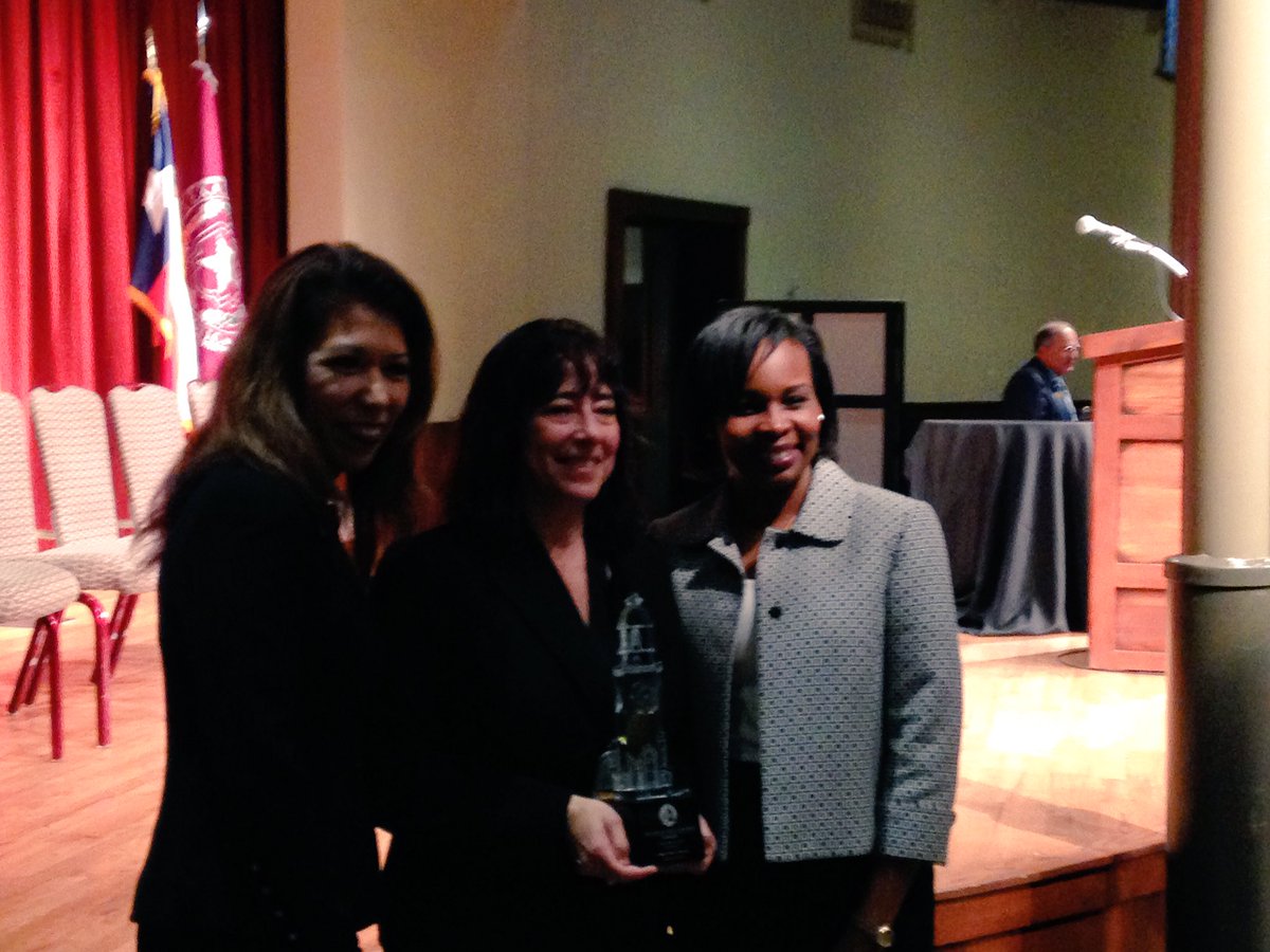 janmundine's tweet photo. #dreammaker2016 #tamusa thank you @IvyRTaylor @PrezMatson @TAMUSanAntonio https://t.co/HwVZrXtDAg