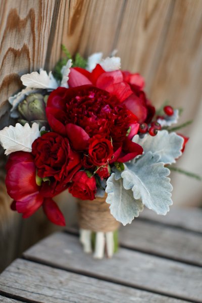 PeonyKennicott's tweet photo. Charm your winter brides with Red Charm Peonies! Beautiful Design from @colincowie #WinterPeonies #WinterBride https://t.co/rN83OpjoMB