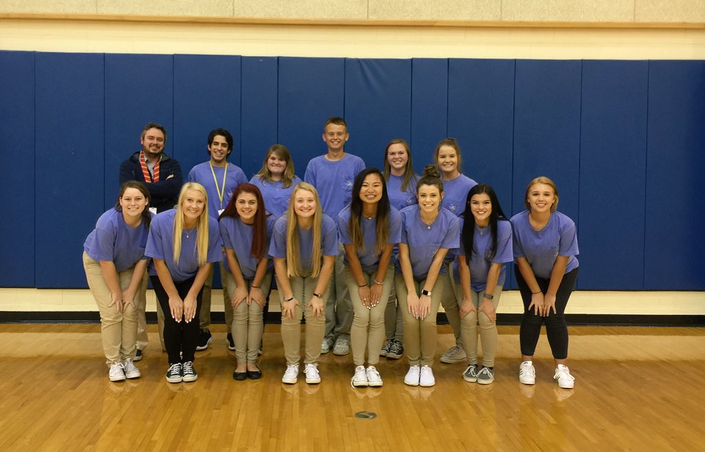 emilyyguo's tweet photo. We are... The Corsican Yearbook staff📍 (minus a few!!) 😁 #volume101 https://t.co/A7a7t8aehH
