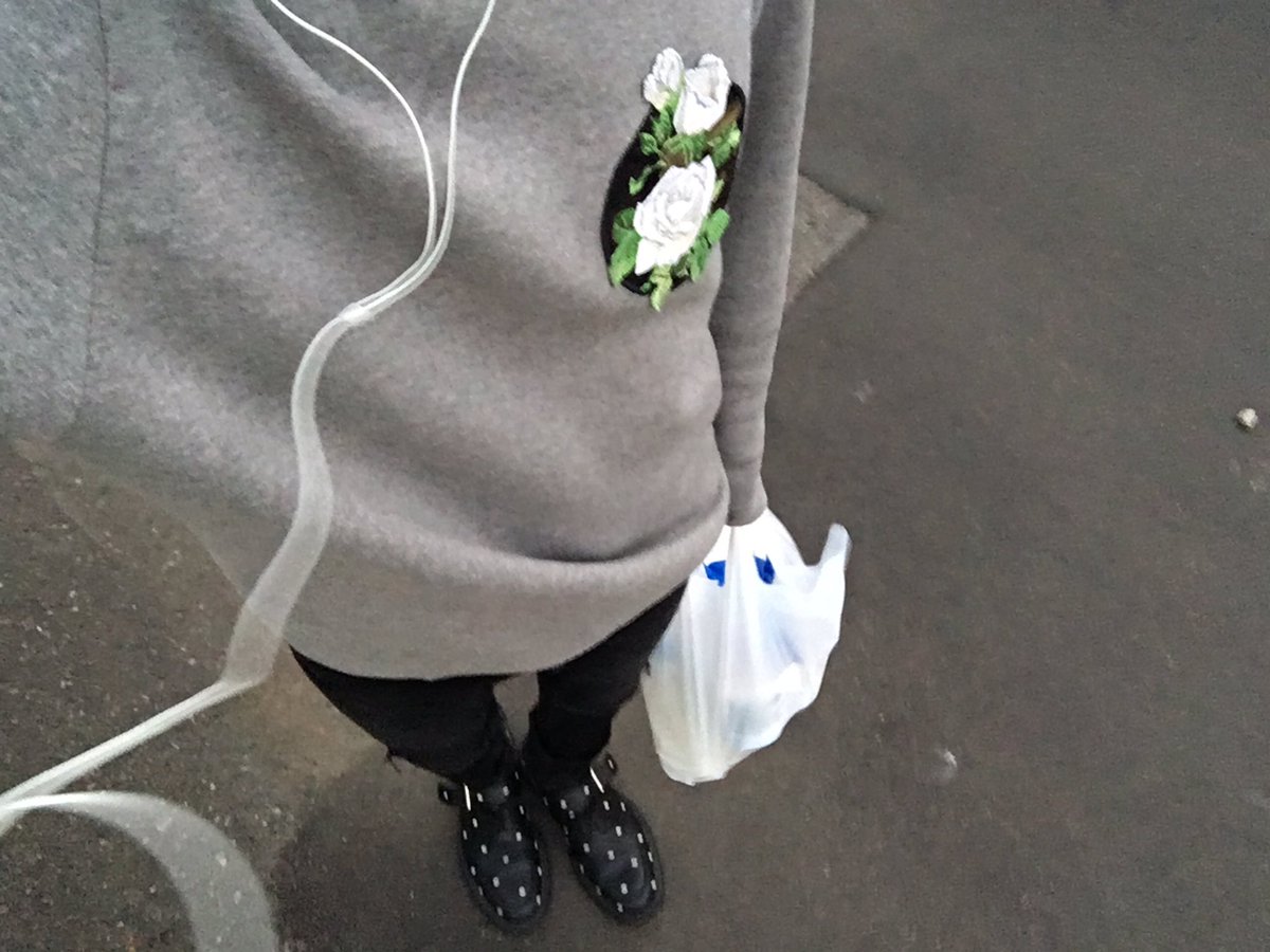 b44795586's tweet photo. #私服販売  #拡散希望 

dior スウェット

dior ダービーシューズ

ドリスヴァンノッテン

GDC
こちは少し修理必要なのでお安くお譲りします！修理は軽い程度なんで安く済むと思います！ https://t.co/ZA6Mn6tfnp