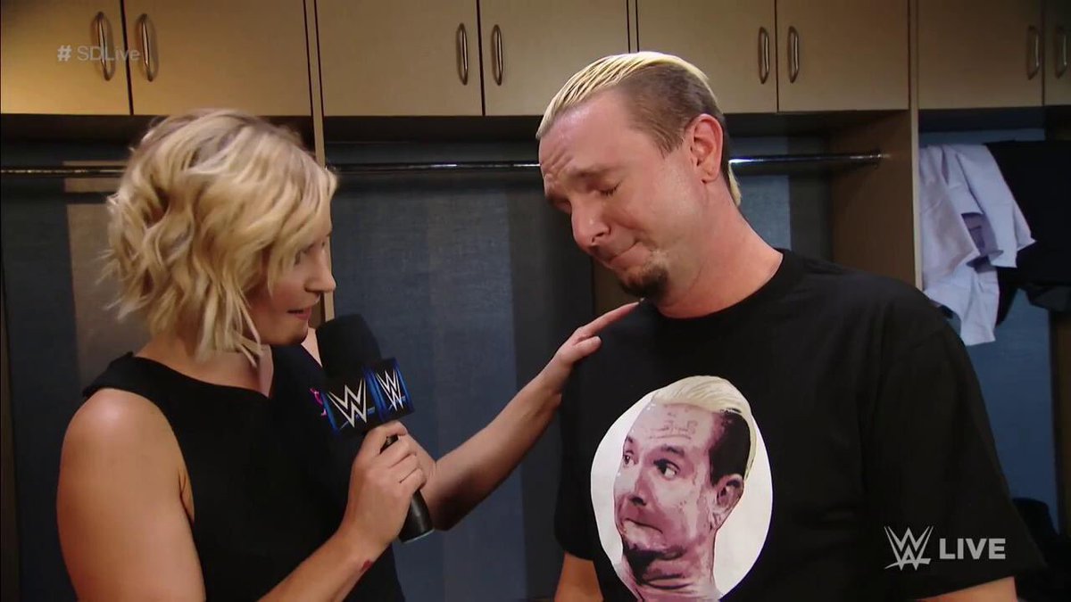 EllsworthWWERaw's tweet photo. Look out Ambrose. Your lady loves the sensitive types. https://t.co/RJJKCDcuii