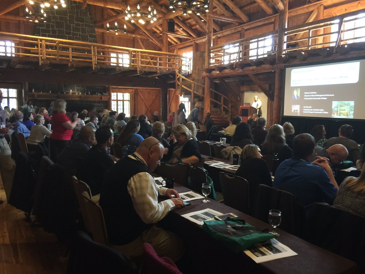 #ApcoOregon16 kicks off with an excellent session on Threat assessment and workplace safety. Always good topics to learn more about