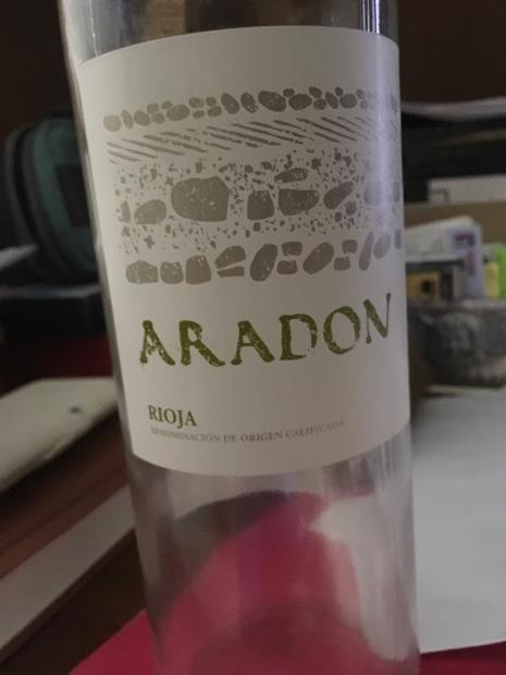 GasperWineGuy's tweet photo. Tasting notes for: 2015 #Aradon #Rioja #Blanco https://t.co/rkkpbNaFMw #wine Tangy but very drinkable.  Nice!!! https://t.co/vMa6G1r8xM