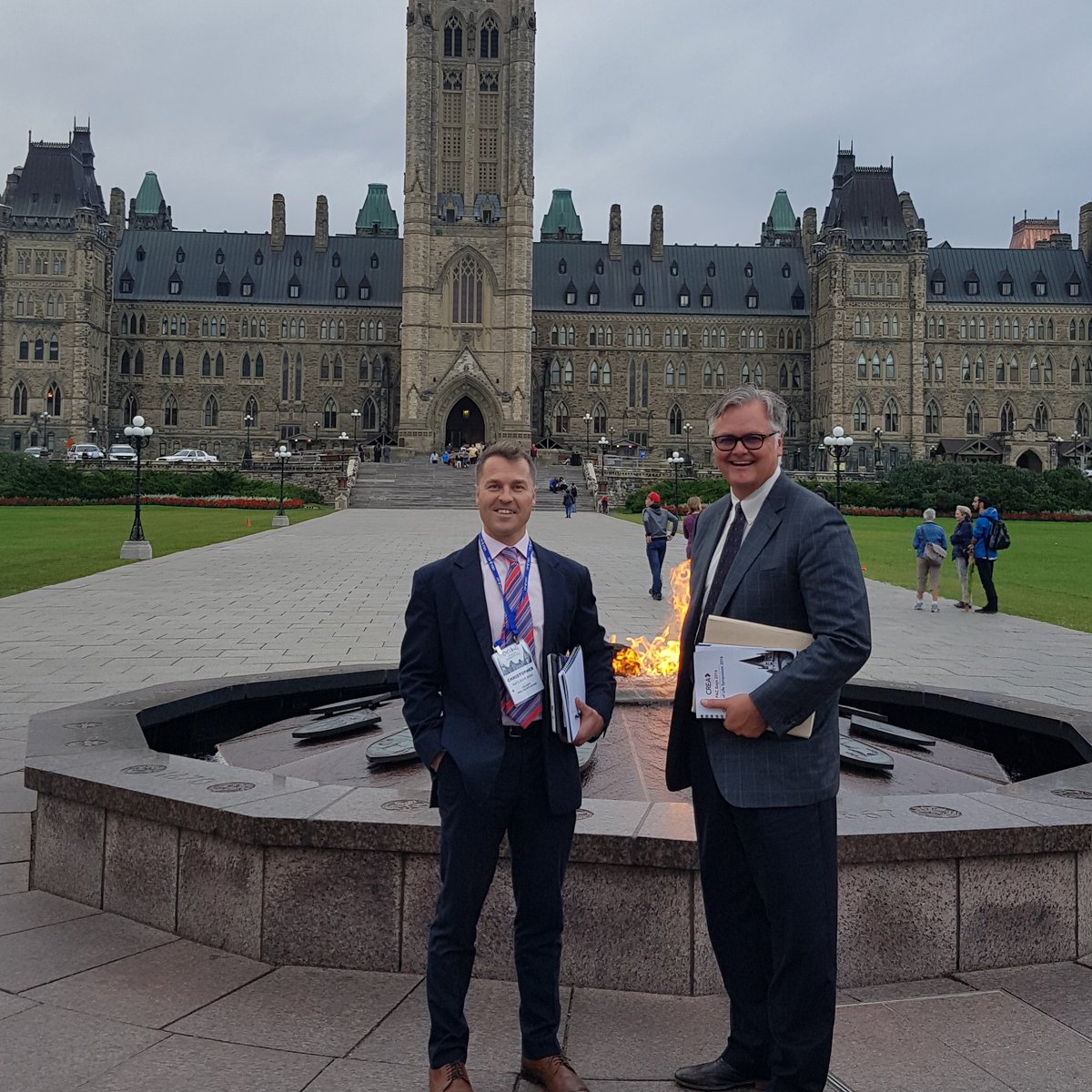 agentchrismat's tweet photo. Great exhange of ideas w/ @Webber4Confed E.A. and @alantennant  on our #homebuyersplan #CREAPAC16 https://t.co/Uim3W2nBps