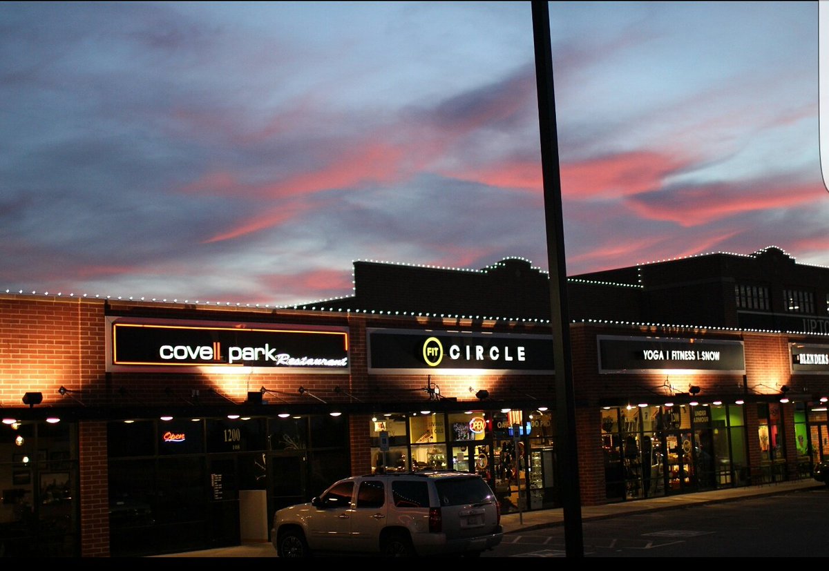 CovellPark's tweet photo. Covell Park Restaurant is the light at the end of the tunnel!#Edmond #OKC #OakTreeNational #UptownGroceryCo #Foodie #FitCircle #BlendersCafe https://t.co/nUDU0ykmMa