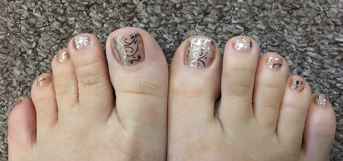 possiblyperfect's tweet photo. #pedicure #nailart love my #Jamberry toes 😆 https://t.co/vr7s3K5YMz