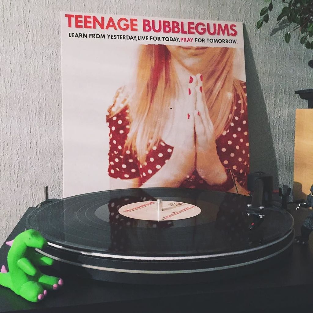 ifightthedead's tweet photo. Just bought the new album, so listening to this again till it turns up 😎 #teenagebubblegum… https://t.co/k2kppa8tPE https://t.co/TSTKtkacBh