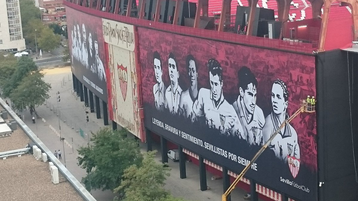 ComandanteSFC's tweet photo. La diferencia desde hace un año hasta ahora en el Ramón Sánchez-Pizjuán es brutal https://t.co/Zkwi93Zr1a