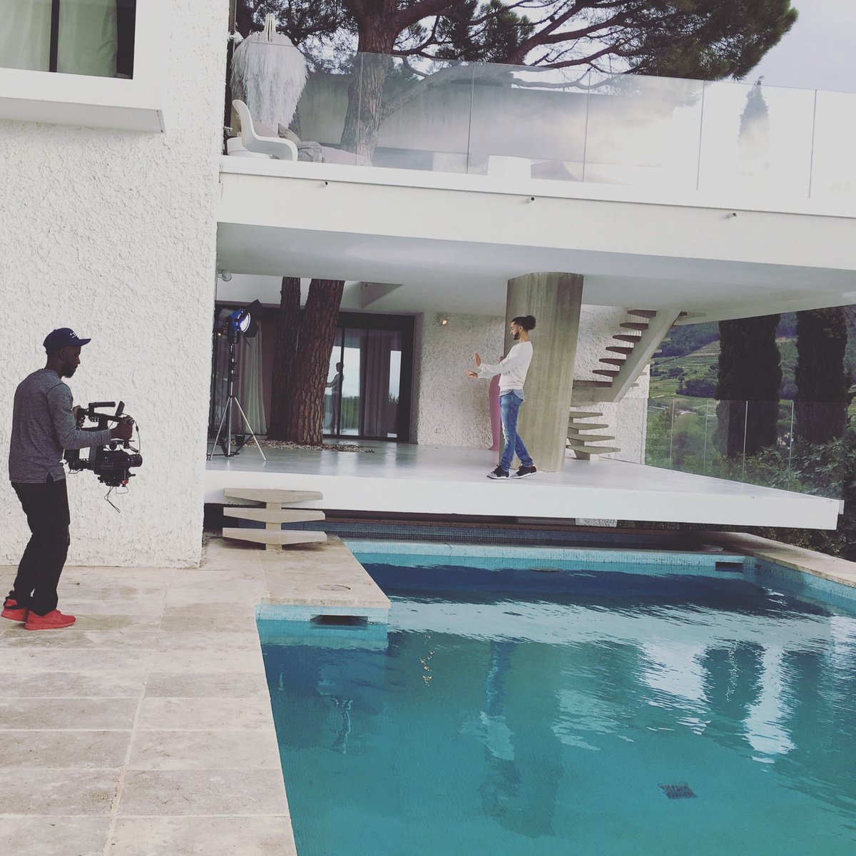 AzuuLSmith's tweet photo. L'argent Suffira .. 🎥⚡️
#LaSphalte #Ouimonenfant #FanatikProd https://t.co/q7PwOaqWrH