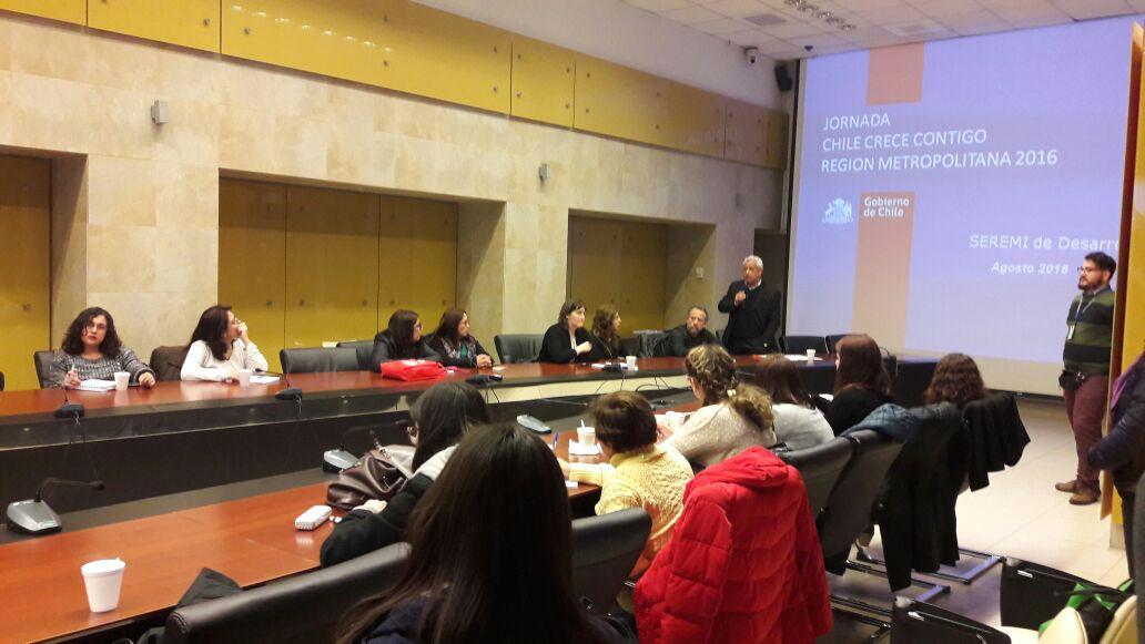 DelegacionStgo's tweet photo. Municipales y servicios públicos capacitándose sobre  #ReinserciónEscolar #ChileCreceContigo #AquiPresente https://t.co/QvUDkSjQOX
