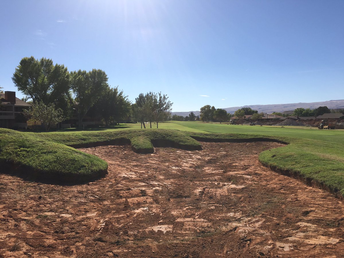 NeilEconomy's tweet photo. On to the front 9!!! @Bloomington_CC_ @BelongAtBCC @sunrivergolf https://t.co/mElDnwiV0h