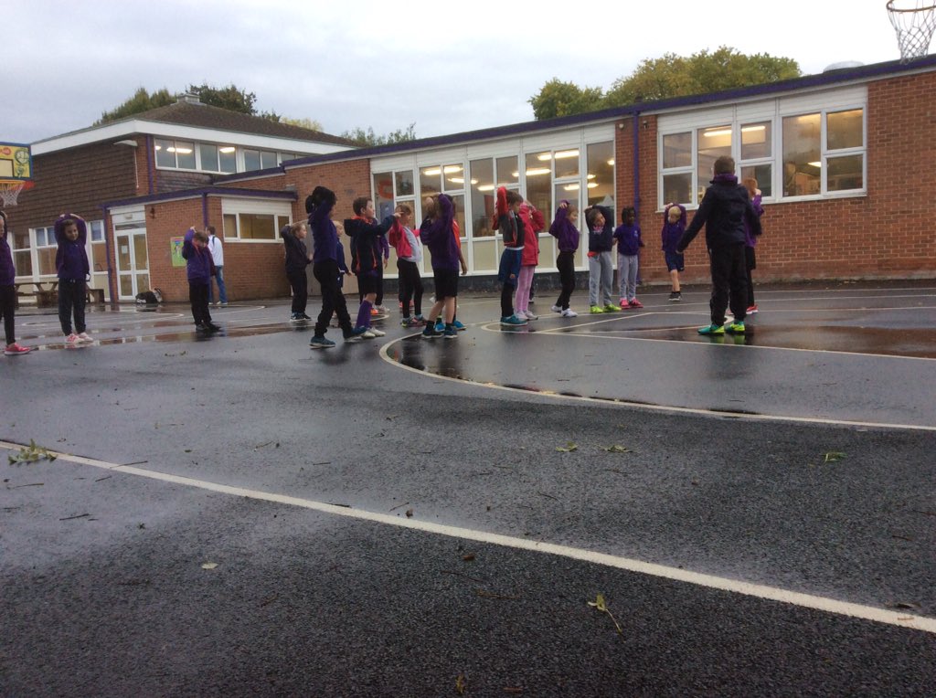 SJVsport's tweet photo. KS2 showing their dedication running in rainy conditions!! #allweatherrunners @sjohnvianney https://t.co/MDElvdsImO