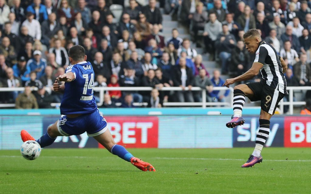 NUFCBluestar's tweet photo. #CPFC goals this season - 11
Dwight Gayle goals this season - 11

#nufc https://t.co/sOcyvNUTTO