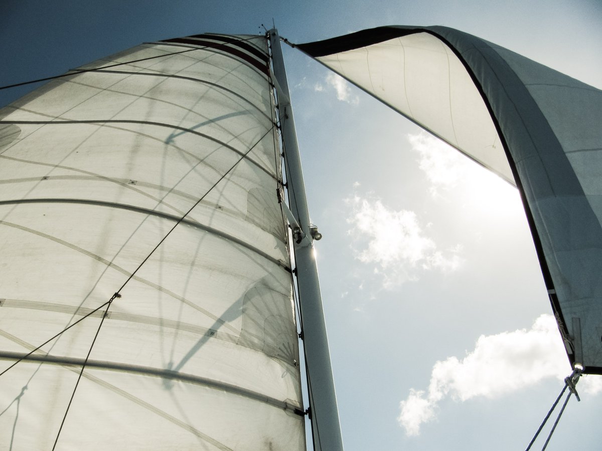 Hamble isn't just for racing enthusiasts. Laid-back sailors will find it just as charming. #hamble #sailing #england