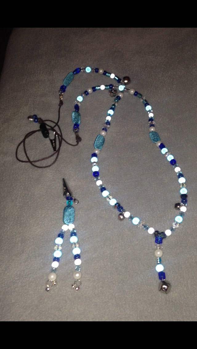 WhiteSteedBeads's tweet photo. Be safe be seen when riding this winter loving this neon blue set of rhythm beads #whitesteedrhythmbeads #celebrateyourhorse https://t.co/NEQ94UcbOK