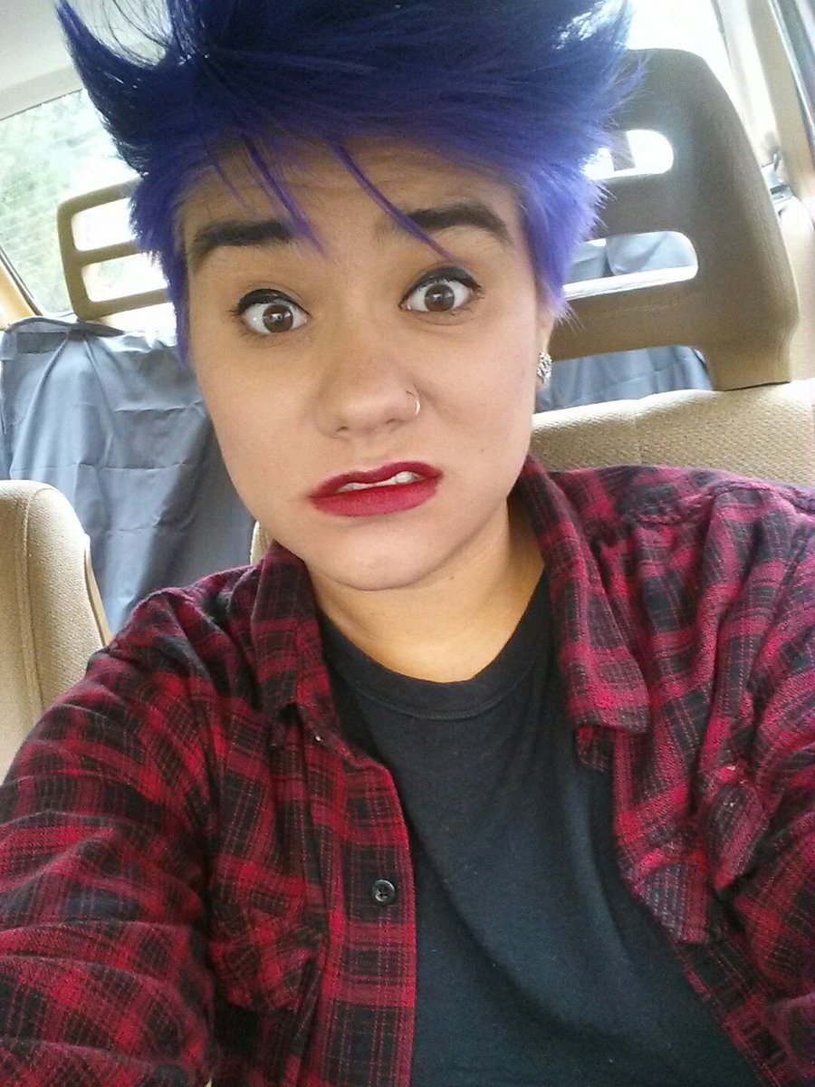 hellakato's tweet photo. I don't know how to take pictures #HelpMySelfie #PurpleHairBitch https://t.co/nxrJBSYFVF