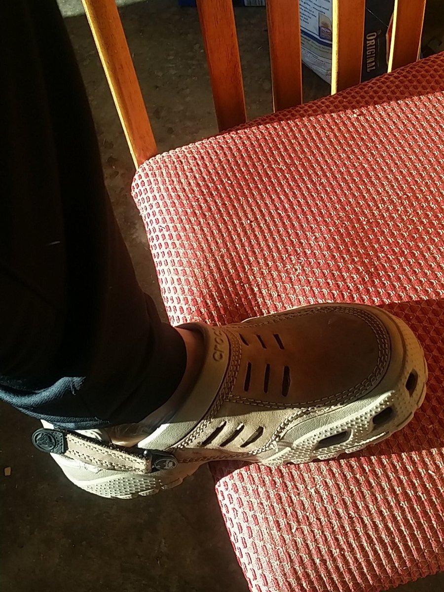 Brit_Bennettr's tweet photo. @emilygvick croc game so strong when the straps on https://t.co/vHFgHX9t6i