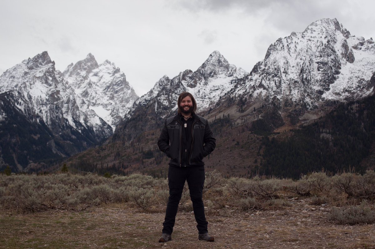 jeffreyharper's tweet photo. Spoiling the view of the Grand Tetons with a power stance. It truly was awe-inspiring! https://t.co/FqX5z8fQ7s