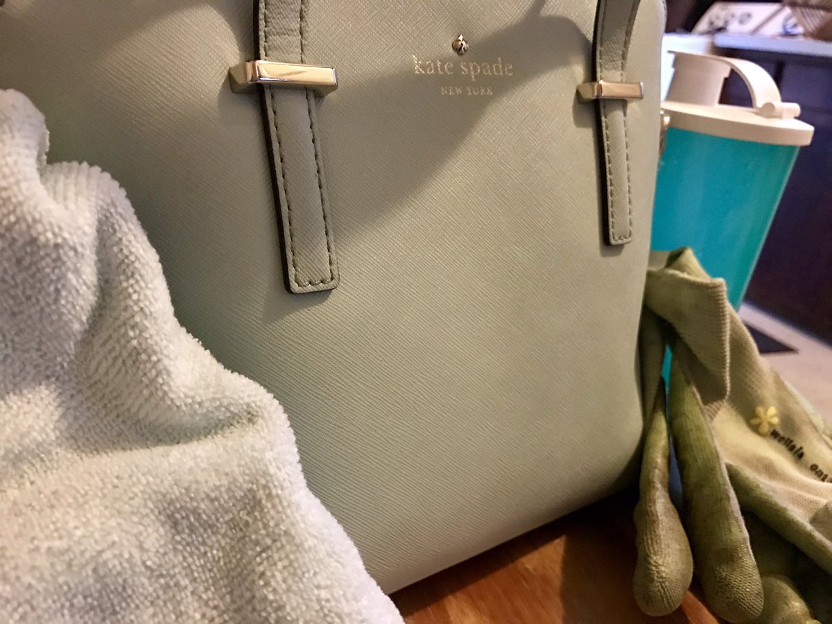 AshleeEwing88's tweet photo. Day 17 #CreativeSprint shades of green #vcubizcreate #vcuemba2017 https://t.co/6894Jmo2ve