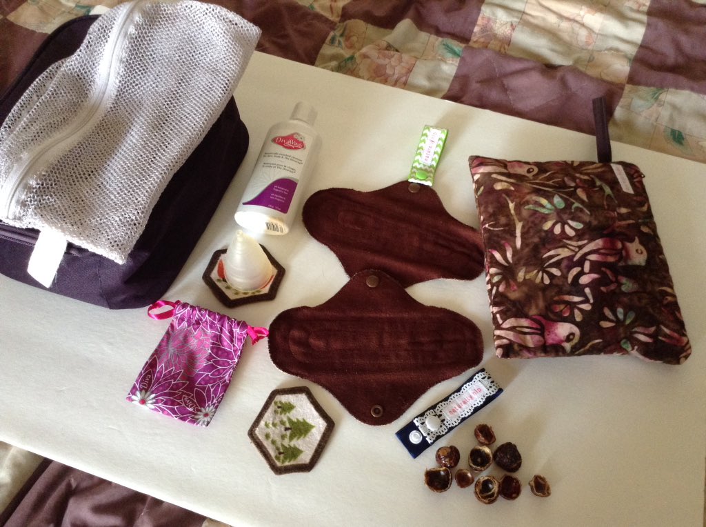 MsDebz001's tweet photo. My Period Survival Kit
#makeoverauntflo #gladragspads #SteepedTeaInc #DivaCup #soapberries #Chocolate @GladRags #Reuse2016 @NaturallyHip https://t.co/oZQiozViGF