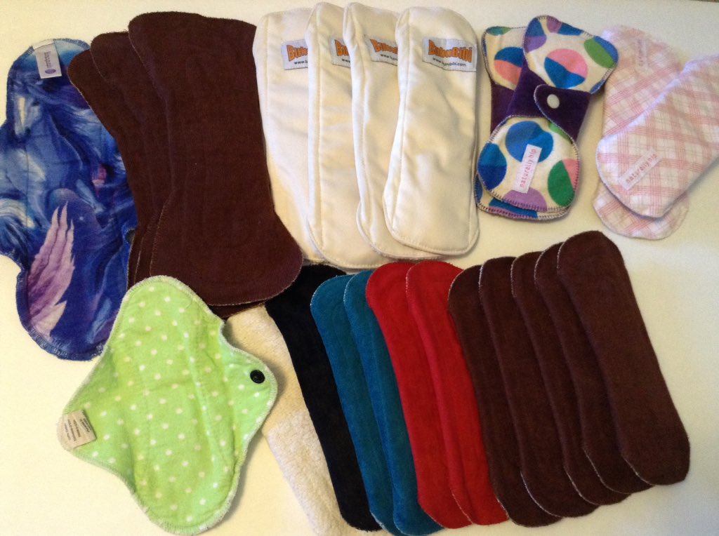 MsDebz001's tweet photo. My Period Survival Kit
#makeoverauntflo #gladragspads #SteepedTeaInc #DivaCup #soapberries #Chocolate @GladRags #Reuse2016 @NaturallyHip https://t.co/oZQiozViGF
