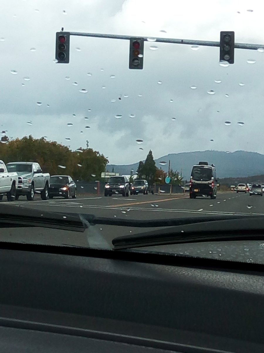laymenjay's tweet photo. Traffic lights are out, and everyone is driving like shit https://t.co/rg8mn7FcZQ