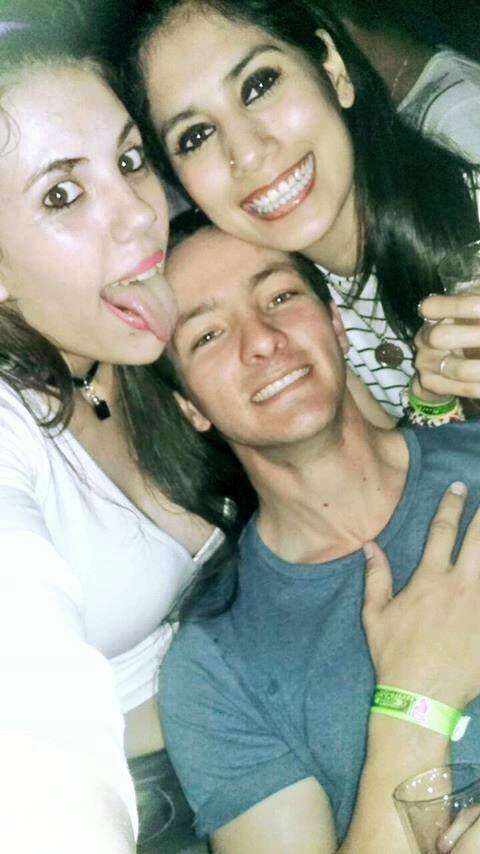 Ciin__diaz's tweet photo. #Sabado @ImperiumBar_Ok 😙💃✌💣 https://t.co/0iJm3wPntE