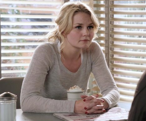 oncersask's tweet photo. RT = Emma Swan S1
FAV = Emma Swan S5 https://t.co/v2fSFeIyGw