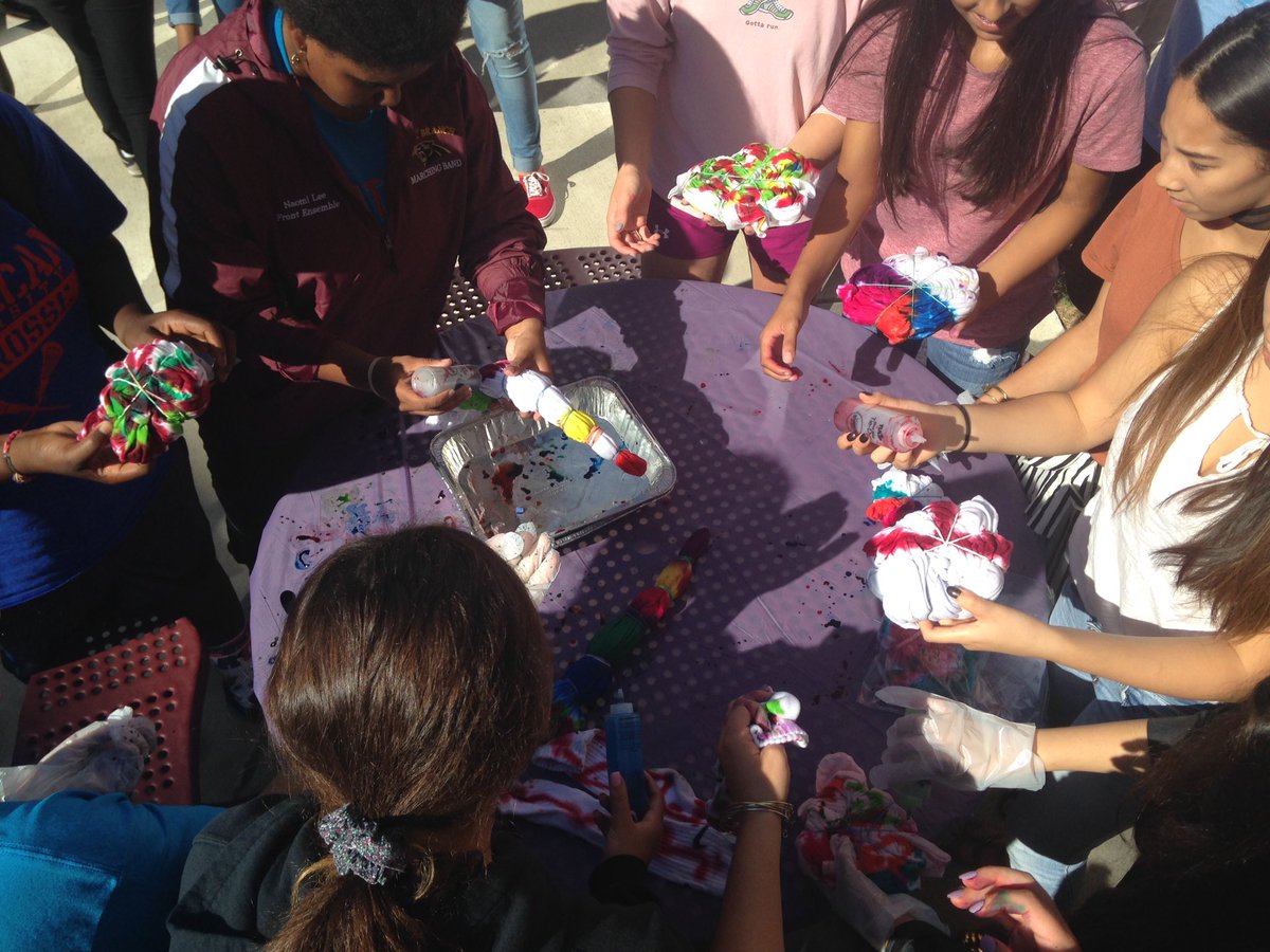 PB_bestbuddies's tweet photo. Get pumped with BB! Friday Night's Football Game is Tie Dye Themed, be colorful and go ALL out! https://t.co/497gauc3ce