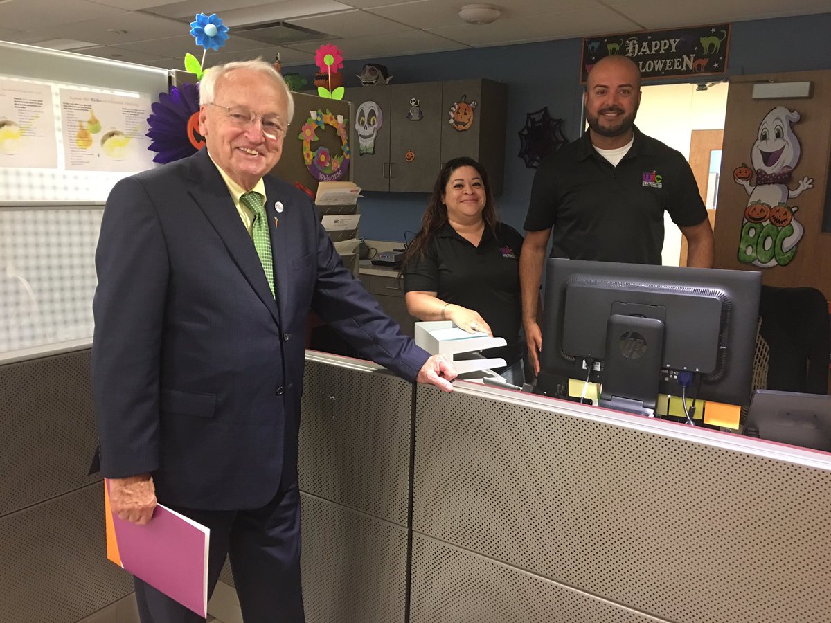 RUHSPH's tweet photo. USDA Under Secretary Kevin Concannon visits with #RivCo WIC staff in Desert Hot Springs. https://t.co/LO1vOS4Tj7