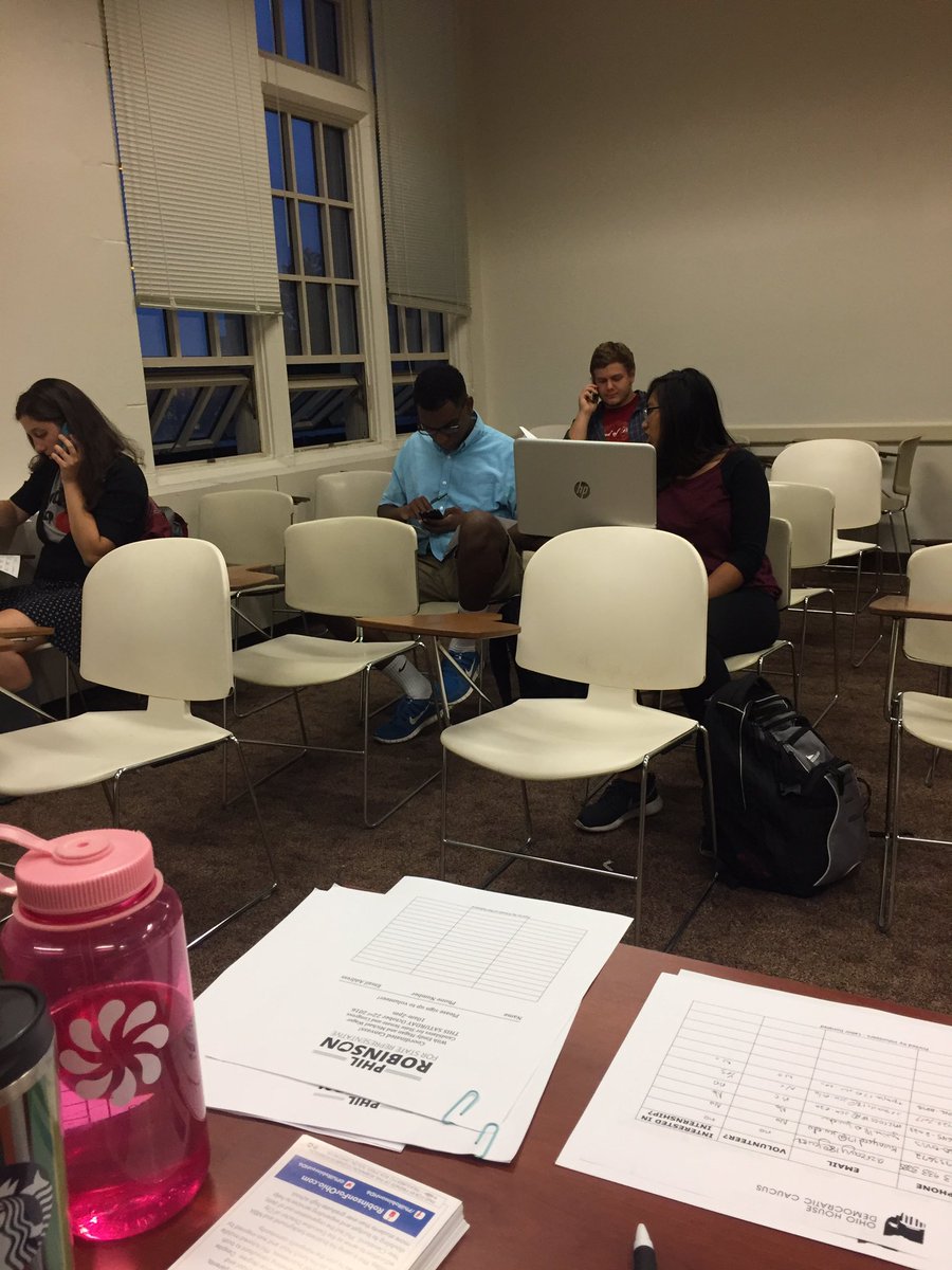 PhilRobinsonHD6's tweet photo. Having an awesome phone bank on campus with students of a  @JohnCarrollU campaigns and election class. https://t.co/d6ozeurWOe