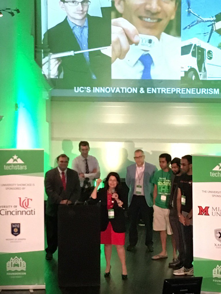 MostAeroKelly's tweet photo. On stage with @UCPrezDav at Foundercon Cincinnati @UC_CEAS @uofcincy @uofcincyalumni @UofCincymag @tweetUCRI https://t.co/ejBhvvxcWj