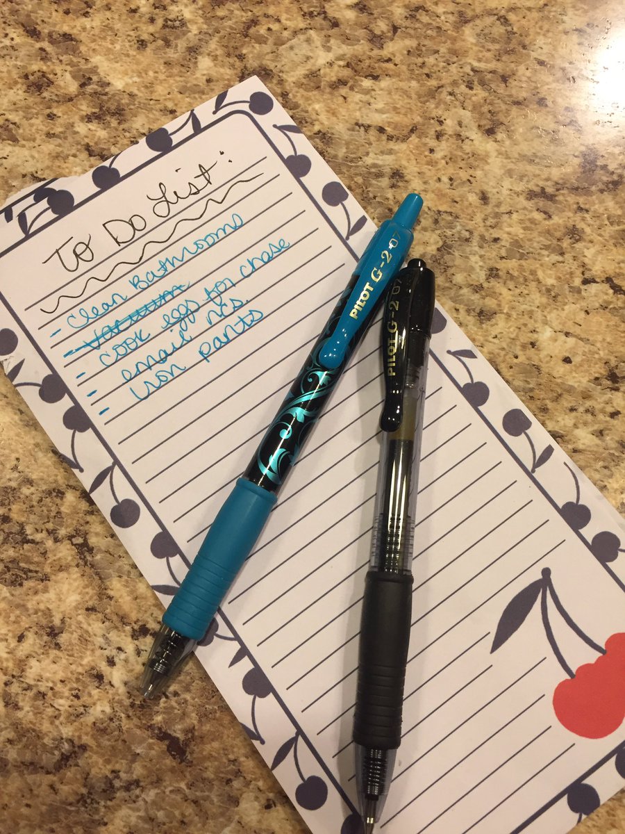 ManicMakeupGrl's tweet photo. Does anyone else love crossing things off their list!? #satisfaction @PilotPenUSA @Influenster #DoYouG2 #contest https://t.co/kG1kF35DEm