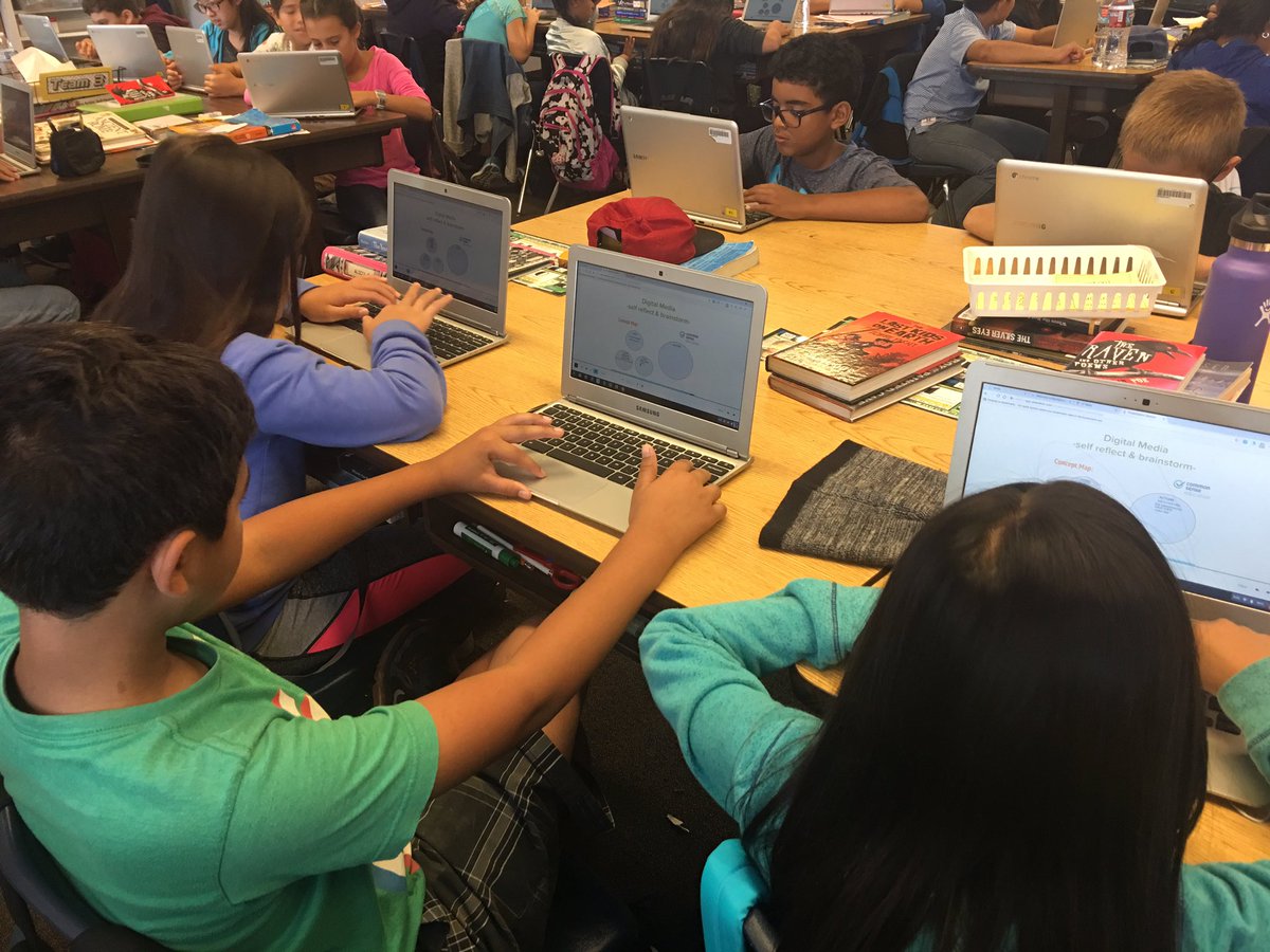 BartonBees's tweet photo. 6th grade scholars taking part in #digcitweek w/ @PearDeck to brainstorm &amp; reflect on responsible use of digital media @CommonSenseEd https://t.co/sn6p0lnkv4