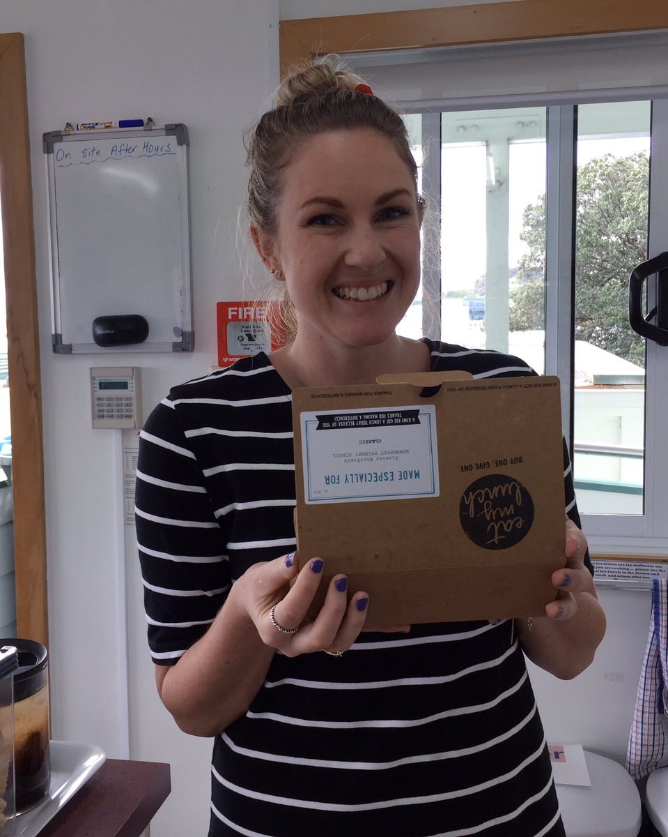 My first Eat My Lunch arrived today and it did NOT disappoint! As a teacher, I 💖everything about this initiative. <a href="/EatmylunchNz/">Eat My Lunch Ltd</a> #NPSfab