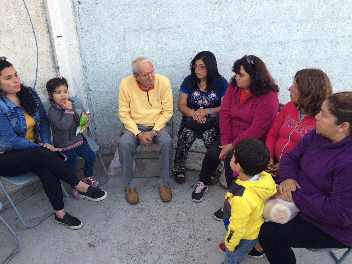 Dialogando con vecinos En población Salitre Bajo #Antofagasta