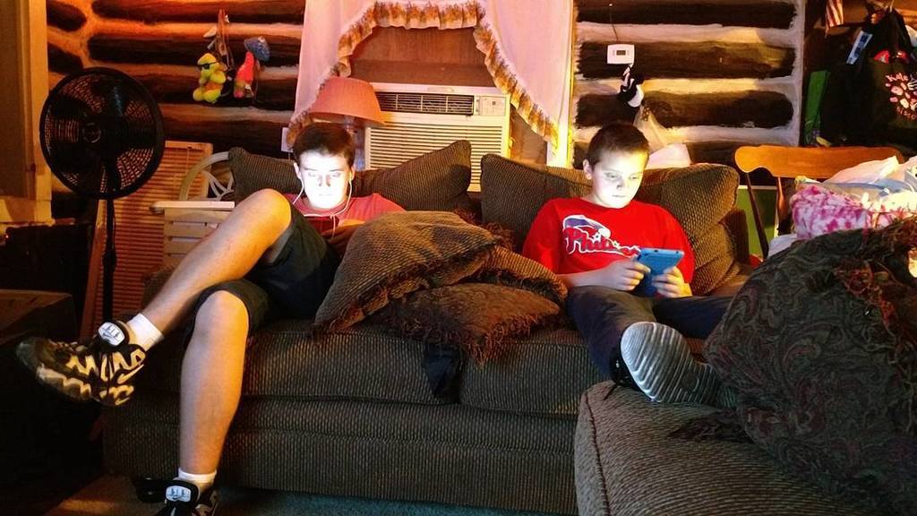 LegendaryScoop's tweet image. Guess it's just that time of the day. #TabletTime #SittingOnACouch #NotReallyLazyIGuess #M… ift.tt/2dlQUgF