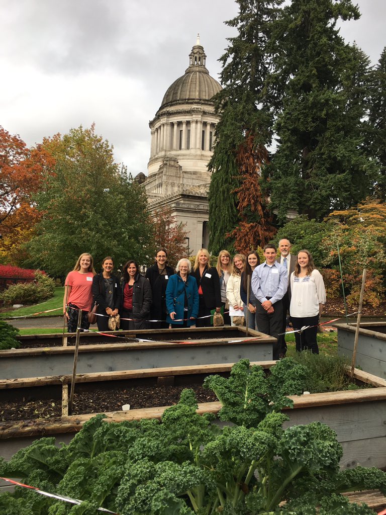 BahrKrestin's tweet photo. Eatonville students &amp;WSU Bread lab at Governors mansion #thankyouTrudiInslee @BahrKrestin @CC_STEM_School @EatonvilleSD https://t.co/zFJq7jA1a2