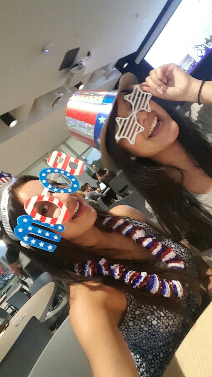 LinaHernandezF's tweet photo. Social media, Politics and Election #305vote with @Julia_Gissel #fiusma https://t.co/VHWL08RxEN